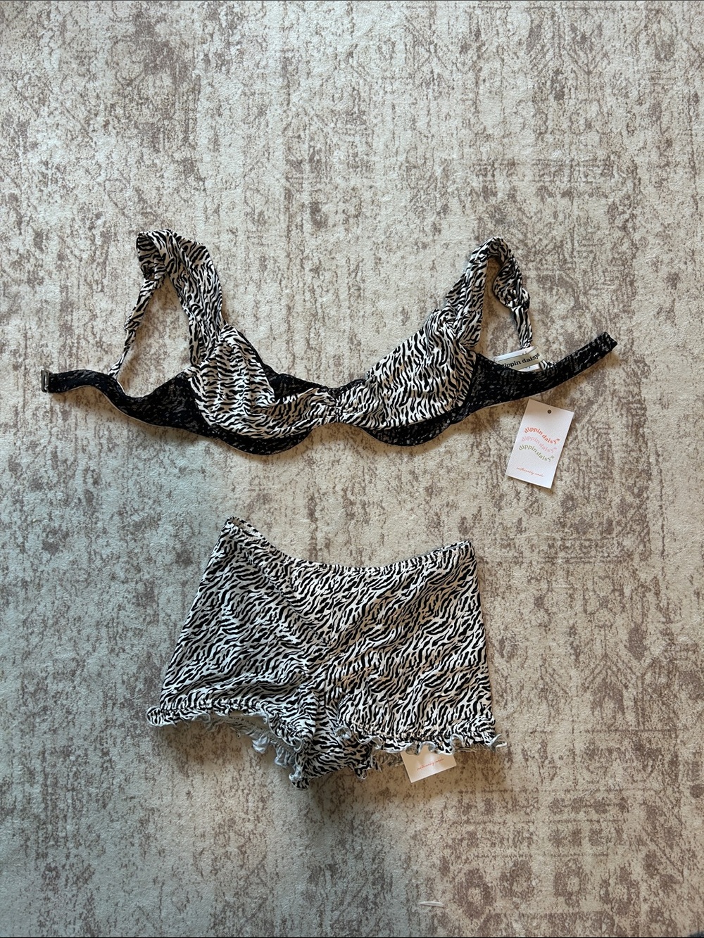 Dippin Daisy’s Underwire Bra & Boyshort Swim Bikini Set - Black and White